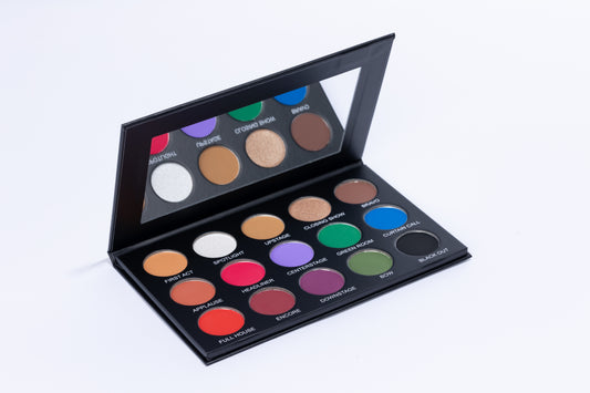 15 pan eye shadow pigments. Vibrant colors that last all day. Perfect for creating seamless, blended eye looks.
