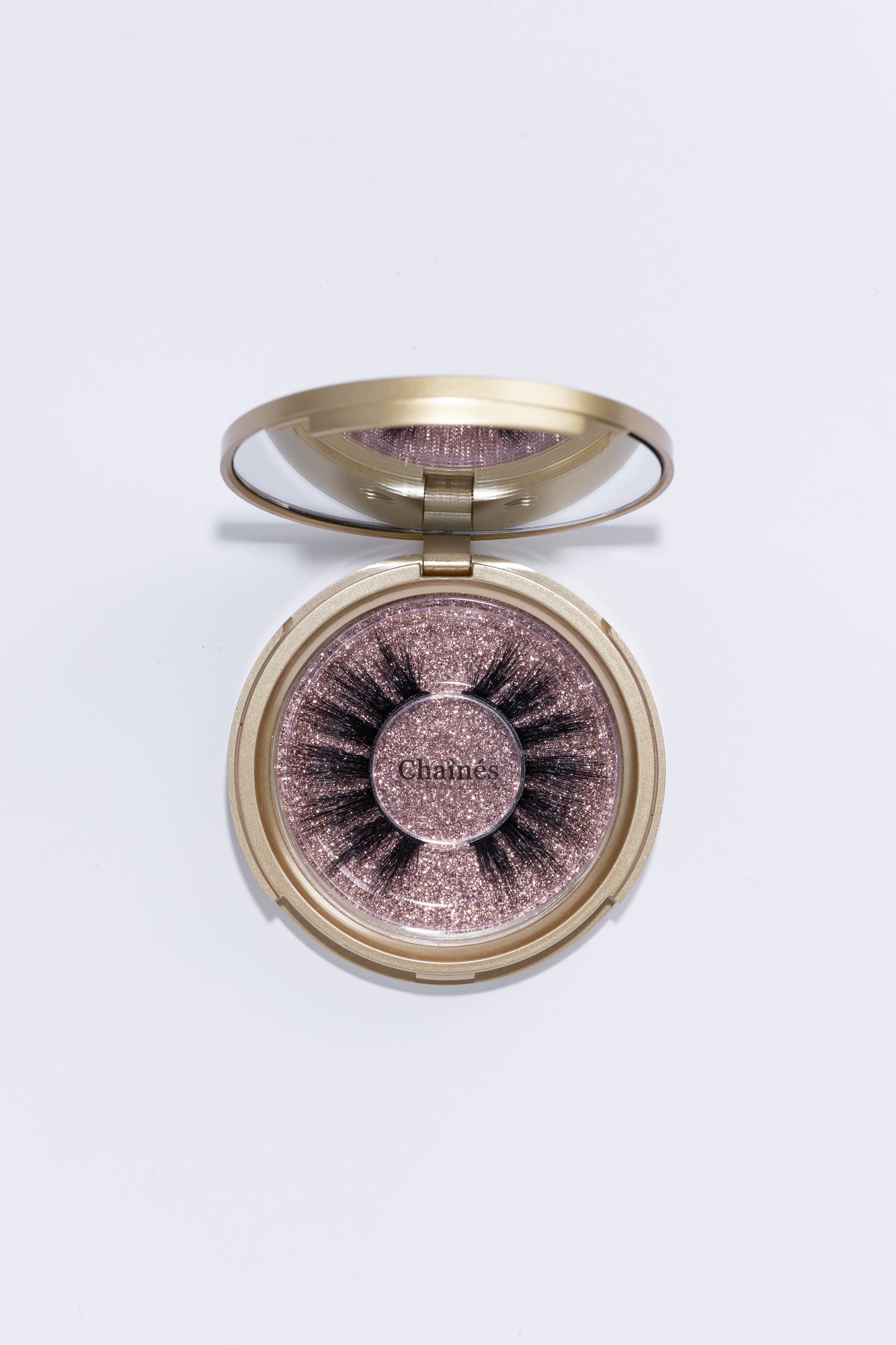Classic gold Compact with lash style: Chaines.