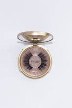 Load image into Gallery viewer, Classic gold Compact with lash style: Chassé. 
